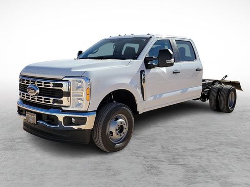 New 2026 Ford F350 XL w/ XL Chrome Package image 5
