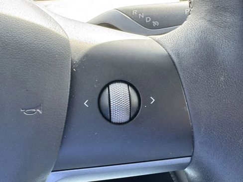 Used 2023 Tesla Model 3 Standard Range image 17