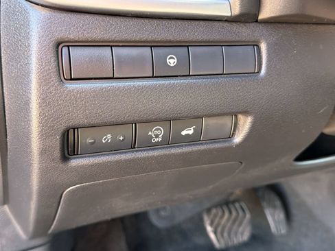 Used 2024 Nissan Rogue SV AWD/4WD image 18