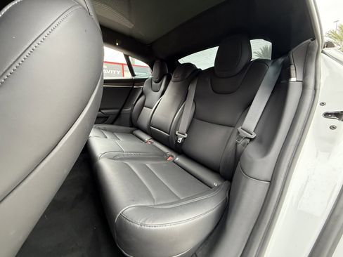 Used 2022 Tesla Model S image 12