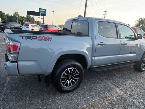 Used 2020 Toyota Tacoma TRD Sport AWD/4WD image 8