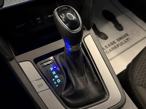 Used 2019 Hyundai Elantra SE w/ Cargo Package image 15