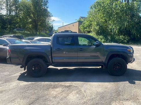 Used 2023 Toyota Tacoma TRD Pro AWD/4WD image 10