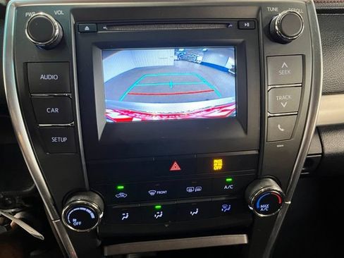 Used 2017 Toyota Camry SE FWD image 29