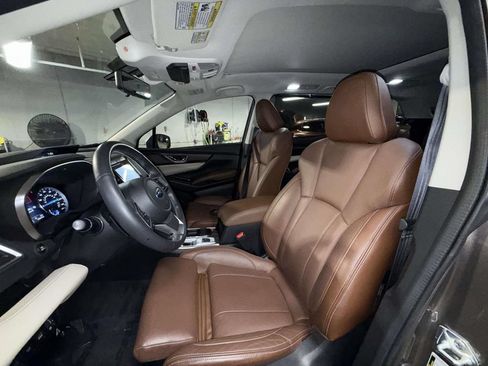 Used 2022 Subaru Ascent Touring AWD/4WD image 2