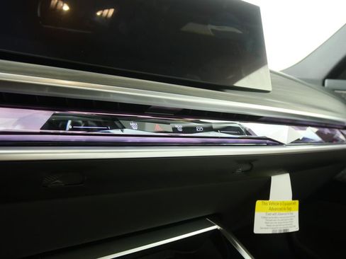 New 2026 BMW 750e xDrive w/ Executive Package image 22