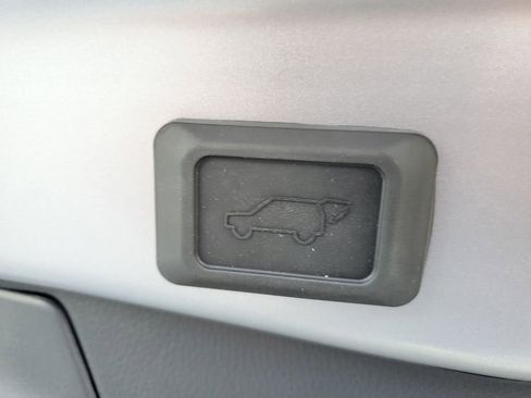 New 2025 Toyota RAV4 SE image 11