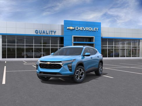 New 2026 Chevrolet Trax LT w/ Driver Confidence Package FWD image 8