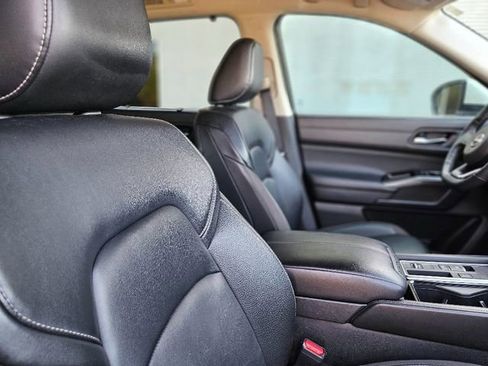 Certified 2024 Nissan Pathfinder SL w/ SL Premium Package image 14