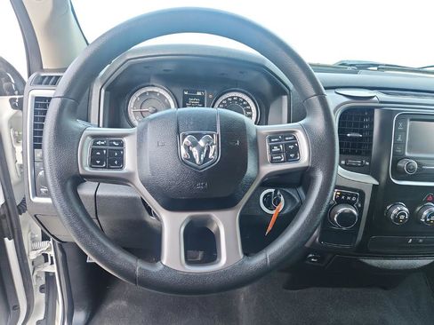 Used 2022 RAM 1500 Classic SLT image 21