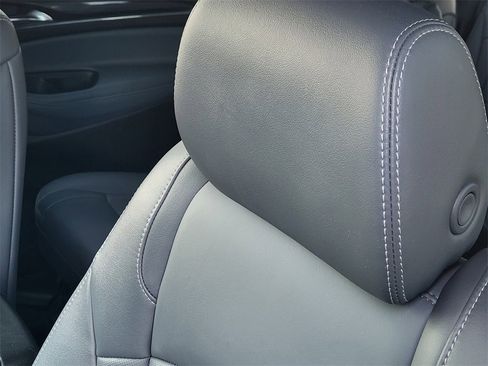 Used 2024 Buick Enclave Premium image 14