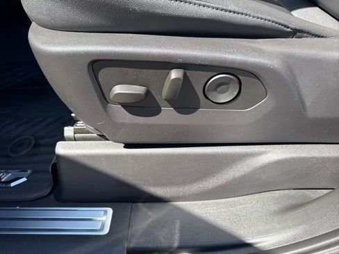 Used 2023 Chevrolet Silverado 1500 LT Trail Boss w/ Convenience Package II image 12