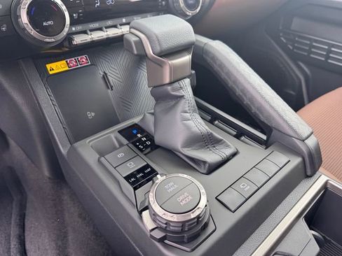 New 2026 Toyota 4Runner Limited AWD/4WD image 15