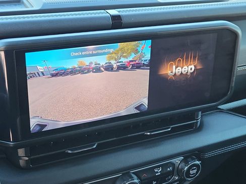 New 2025 Jeep Gladiator High Tide image 14