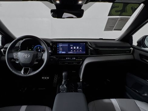 Used 2025 Toyota Camry SE w/ Multimedia Upgrade Package image 30