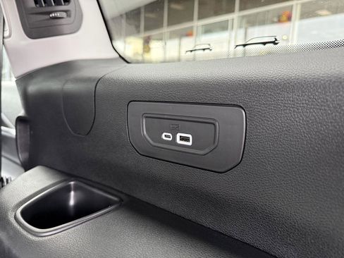 Used 2023 Jeep Grand Cherokee L Limited image 41