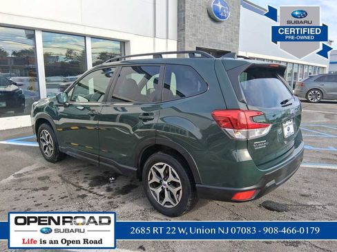 Used 2023 Subaru Forester Premium image 6