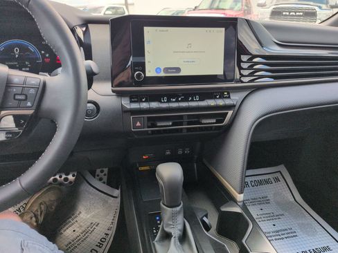 Certified 2025 Toyota Camry SE w/ Convenience Package FWD image 17
