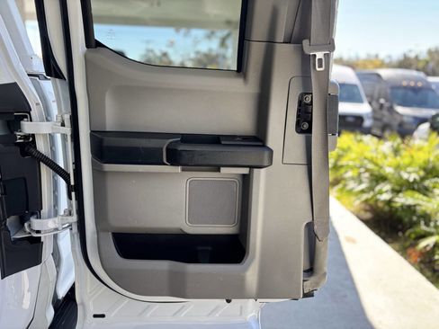 Used 2019 Ford F250 XL w/ Power Equipment Group image 23