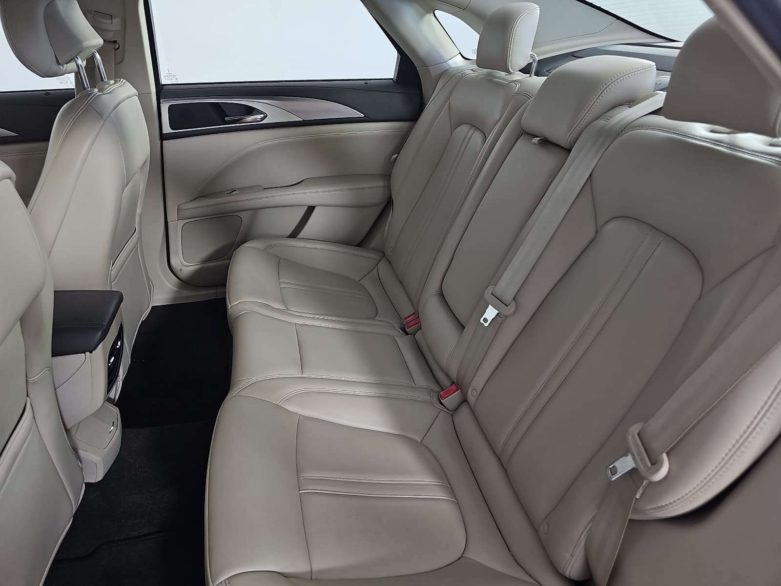 Used 2019 Lincoln MKZ Premiere FWD image 13