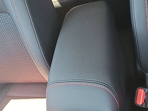 New 2025 Nissan Kicks SR FWD image 30