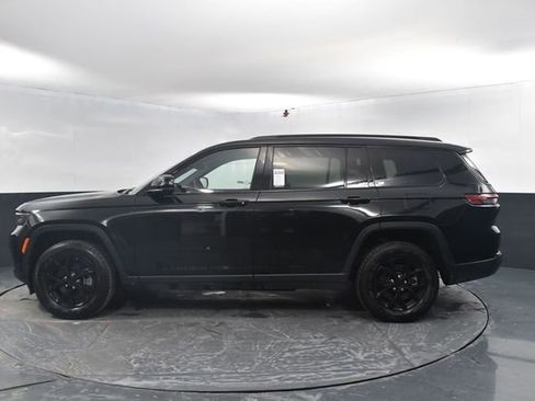 Used 2024 Jeep Grand Cherokee L Laredo image 5