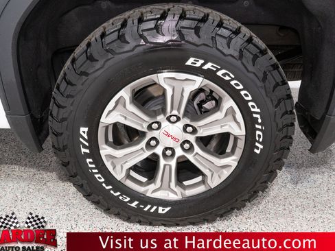 Used 2025 GMC Sierra 1500 SLT AWD/4WD image 10