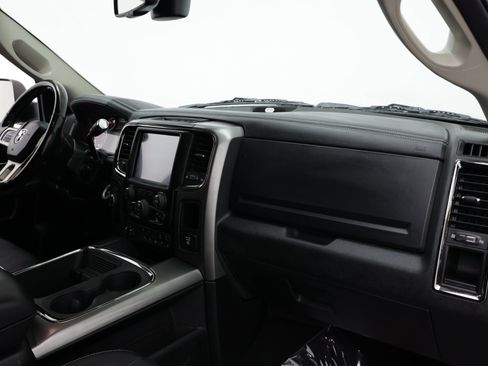 Used 2018 RAM 2500 Laramie w/ Sport Appearance Group AWD/4WD image 39