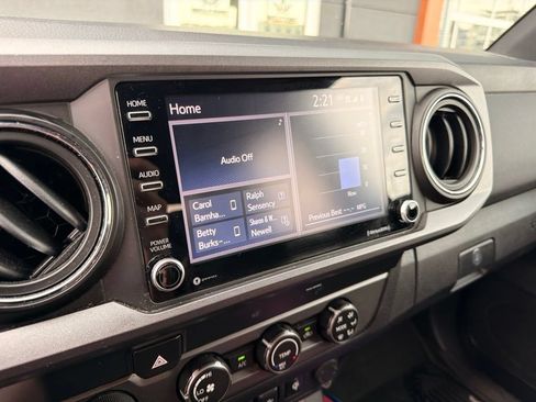 Used 2020 Toyota Tacoma TRD Off-Road w/ Technology Package AWD/4WD image 10