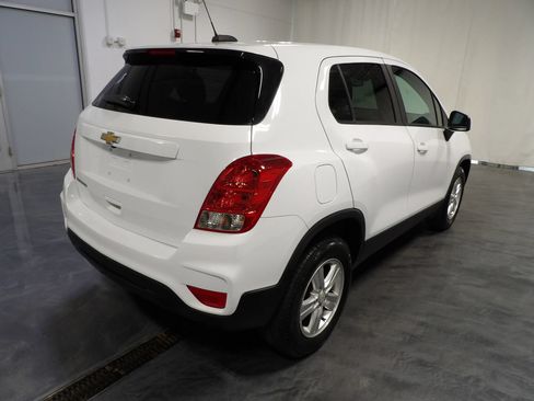 Used 2020 Chevrolet Trax LS w/ Tint and Cruise Package AWD/4WD image 4