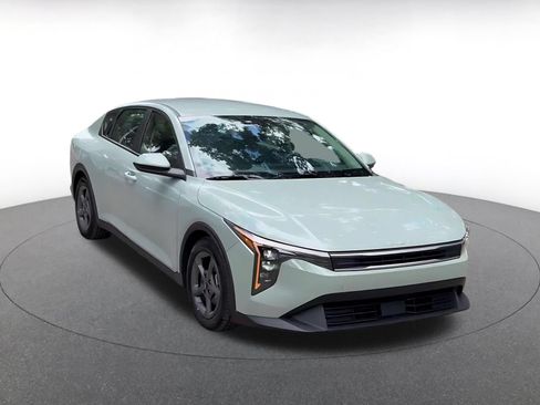Used 2025 Kia K4 FWD image 4