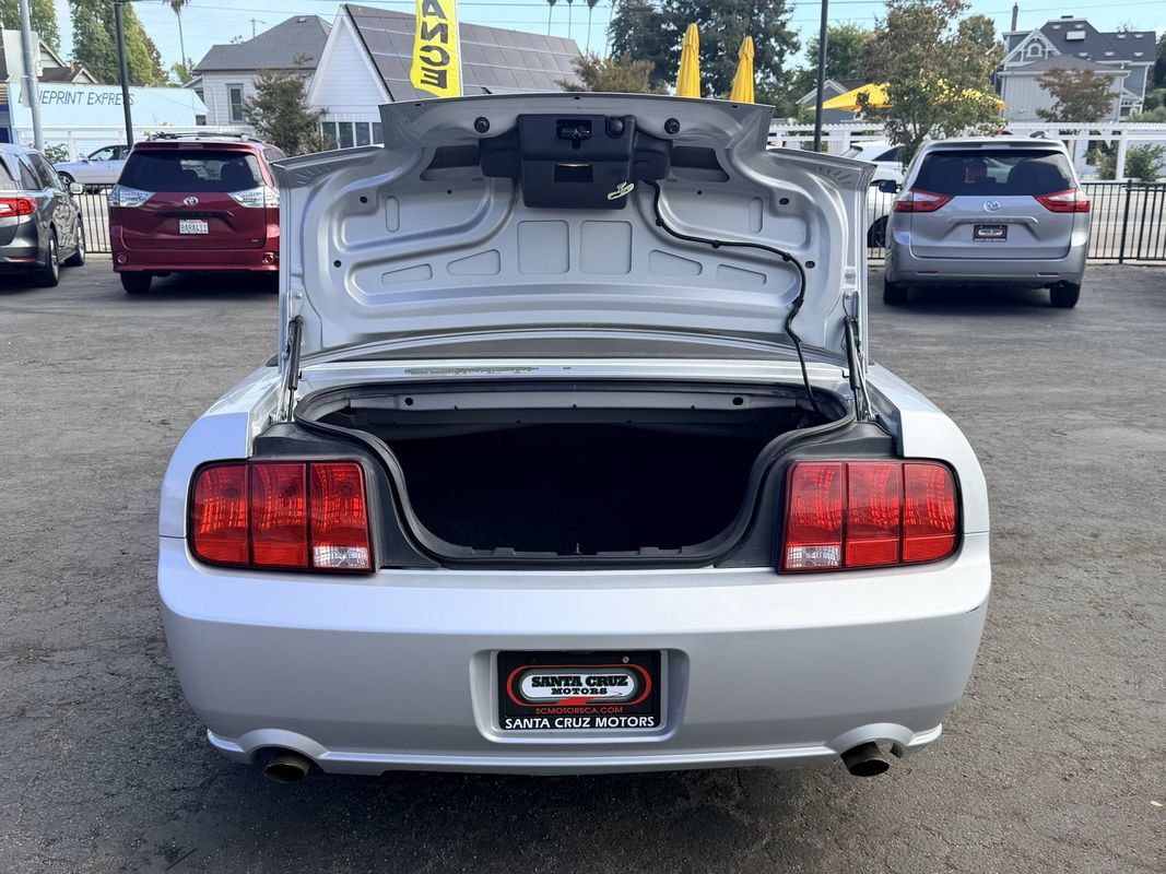 Used 2005 Ford Mustang GT RWD image 21