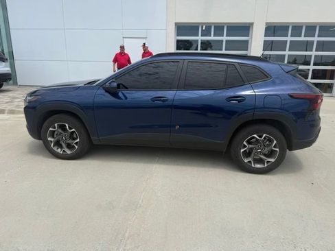 Used 2024 Chevrolet Trax LT w/ Driver Confidence Package FWD image 6