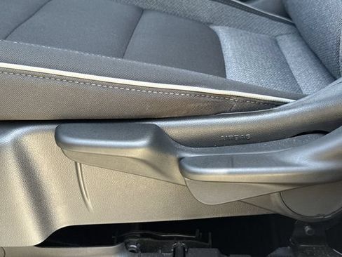 Used 2025 Chevrolet TrailBlazer LT FWD image 27