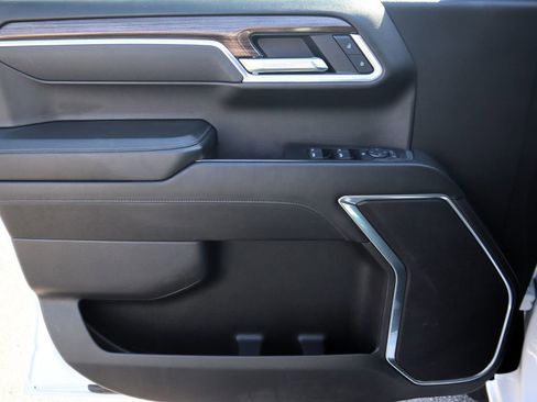 Used 2025 Chevrolet Silverado 1500 LT image 18