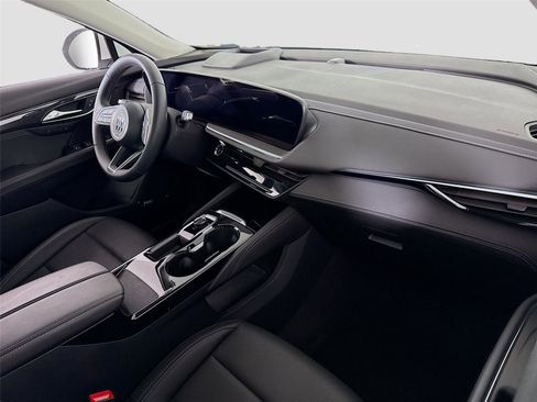 Used 2025 Buick Envision Preferred image 21