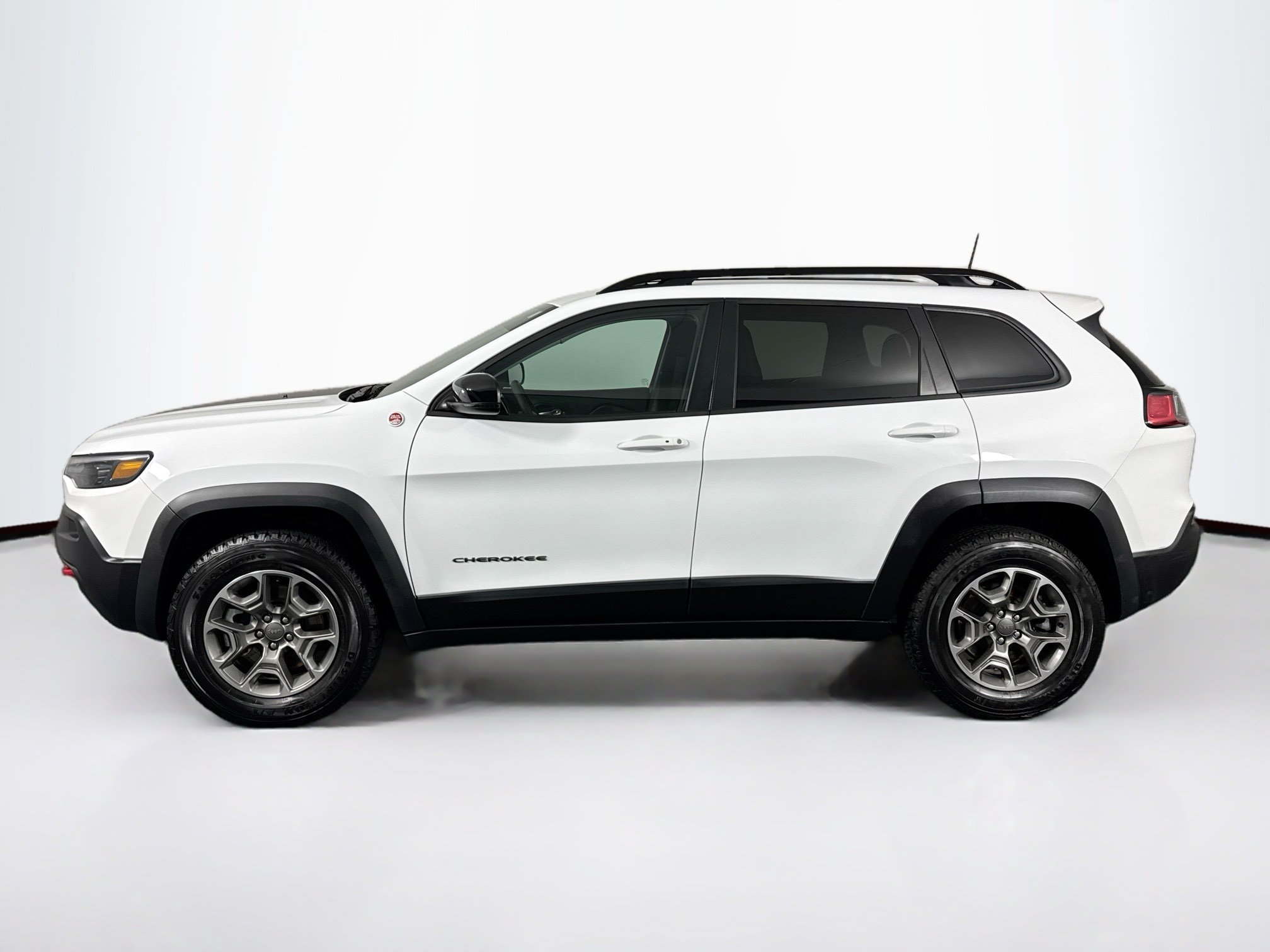 Used 2022 Jeep Cherokee Trailhawk AWD/4WD image 11