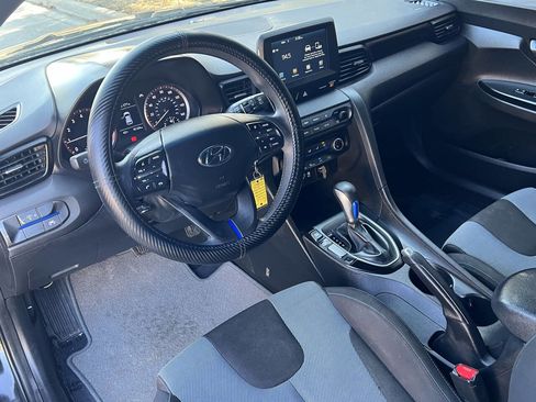 Used 2020 Hyundai Veloster 2.0 image 11