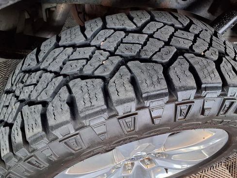 Used 2018 Ford F150 Platinum w/ Technology Package image 9