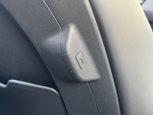 Used 2023 Kia Niro SX Touring FWD image 33