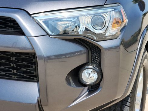 Used 2016 Toyota 4Runner SR5 AWD/4WD image 10