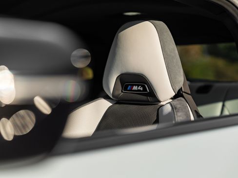 Used 2024 BMW M4 image 24