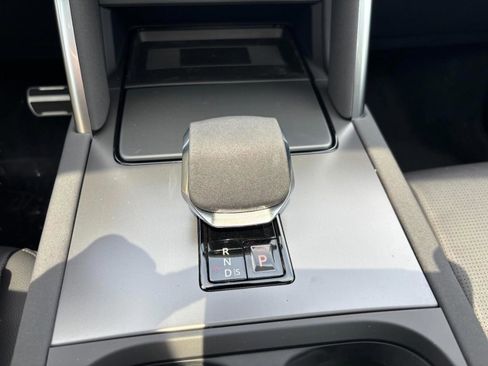 Used 2025 Land Rover Discovery Sport Dynamic SE image 28