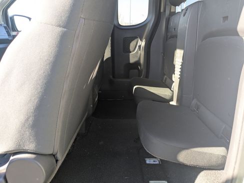 Used 2024 Nissan Frontier S w/ Technology Package image 25