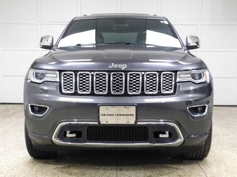 Used 2017 Jeep Grand Cherokee Overland image 4