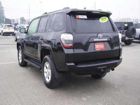 Used 2024 Toyota 4Runner SR5 Premium image 10