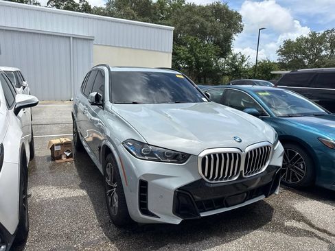 Used 2024 BMW X5 sDrive40i w/ M Sport Package RWD image 3