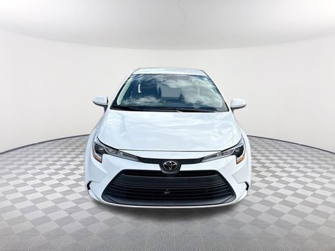 Used 2023 Toyota Corolla LE w/ LE Convenience Package image 2