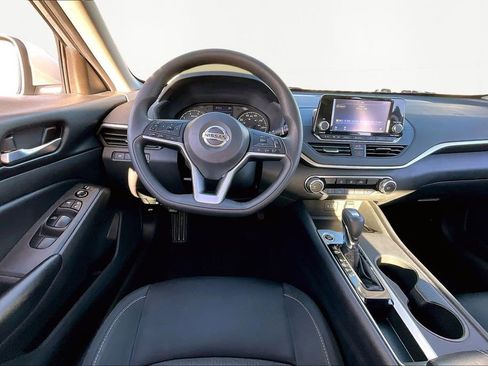 Used 2022 Nissan Altima 2.5 S image 9