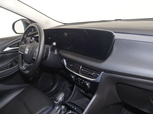 Used 2025 Buick Encore GX Sport Touring AWD/4WD image 38